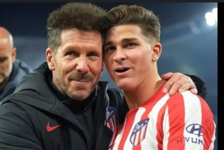 Será el argentino más caro de la historia, la fuerte suma que pondría el Manchester United por Julián Álvarez