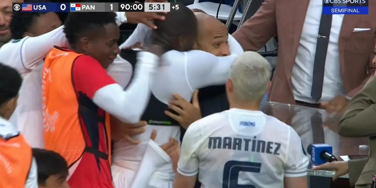 VIDEO | Thierry Henry estaba en vivo en TV y así celebró el triunfo de Panamá sobre Estados Unidos