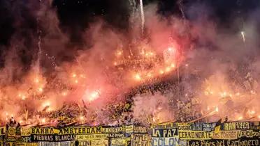 (Video) El impresionante recibimiento de las hinchadas en el Clásico de Uruguay