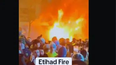 (Video) Incendio alarmante en el Etihad: Susto previo al duelo decisivo del City