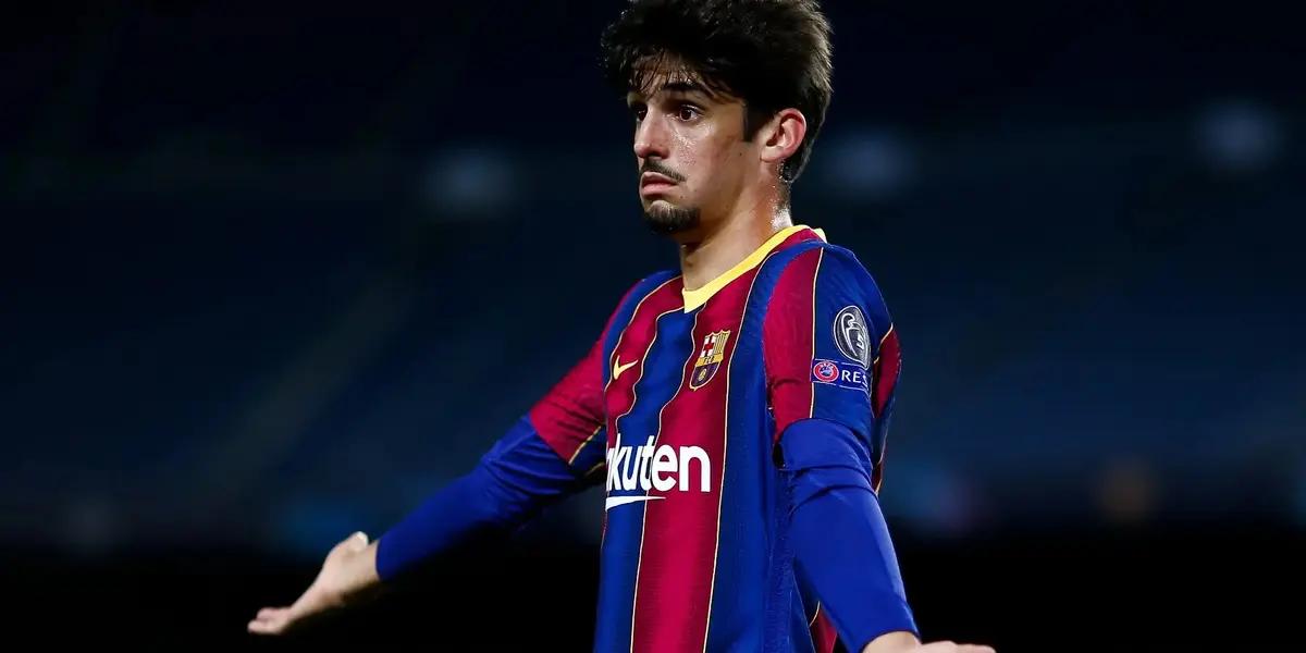 Fracasó en el FC Barcelona, el club de La Liga que buscaría su contratación del Sporting