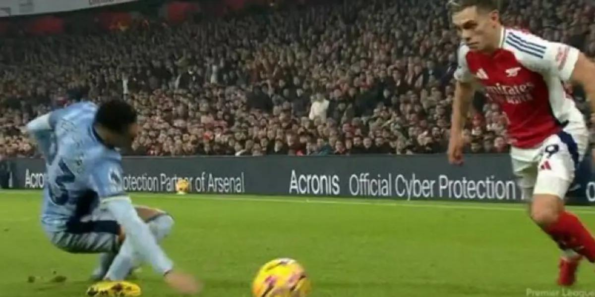 Las redes explotan con el drible de Leo Trossard que destruyó a Pedro Porro